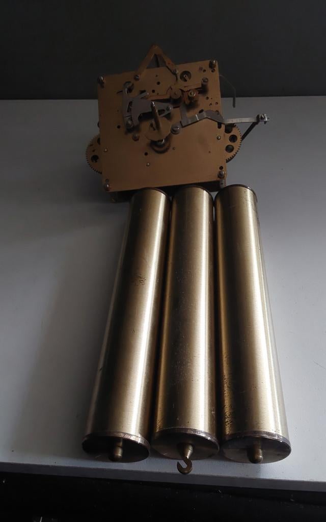 Klok gewichten en defecte klok gedeelte, Ophalen