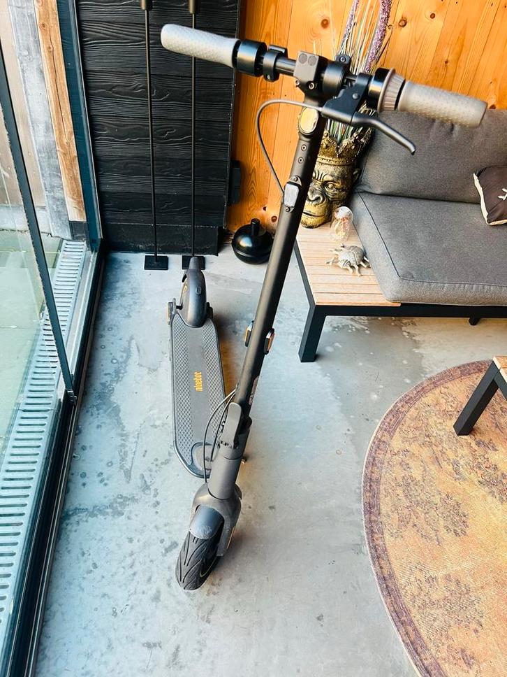 Ninebot KickScooter MAX G30E II - Elektrische Step, Fietsen en Brommers, Steps, Zo goed als nieuw, Elektrische step (E-scooter)