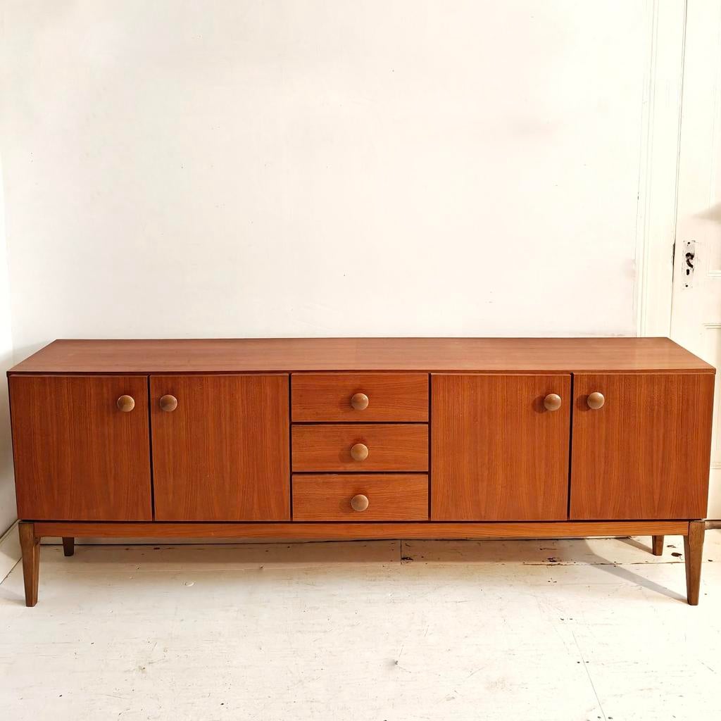 Vintage dressoir/sideboard met ronde knoppen minimalistisch, Ophalen, Met deur(en), Zo goed als nieuw, 200 cm of meer