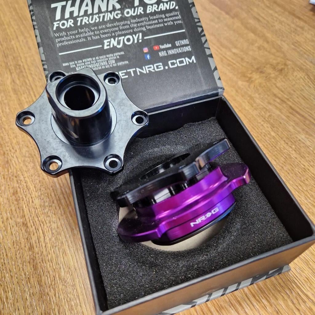 NRG SFI Quick release paars stuurnaaf snapoff, Auto diversen, Tuning en Styling, Ophalen of Verzenden