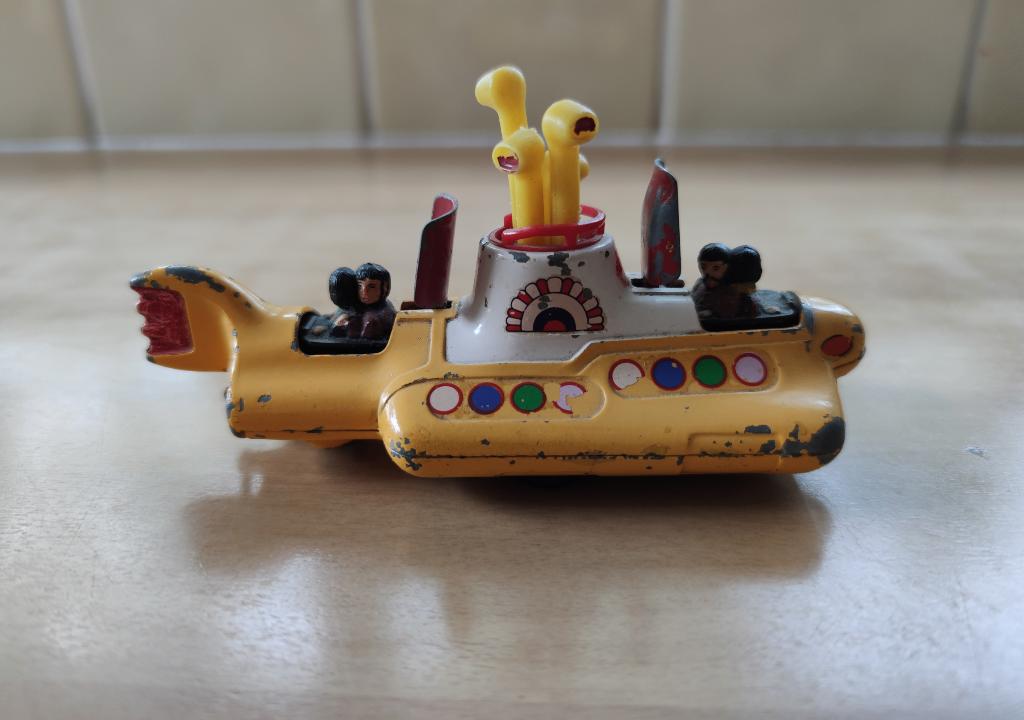 yellow submarine, Ophalen of Verzenden, Gebruikt, Pop, Beeldje of Miniatuur