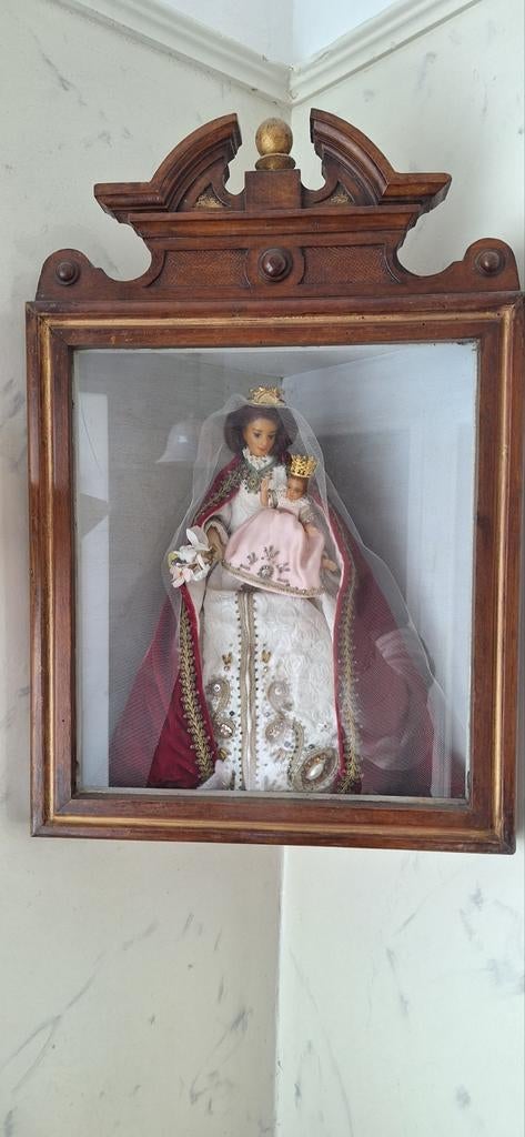 Antiek Mariabeeld in kastje, Ophalen