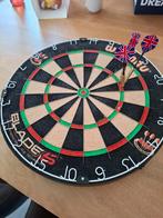 Blade 5 dartbord met 3 pijltjes, Ophalen of Verzenden, Zo goed als nieuw, Dartbord met pijlen