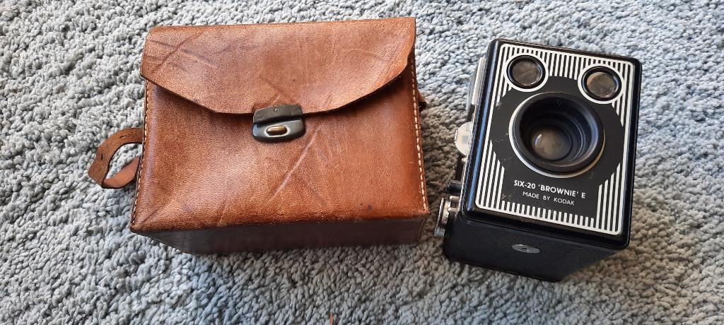 Kodak Brownie E Six-20 Box 620 rolfilmcamera, Ophalen of Verzenden, 1940 tot 1960, Fototoestel