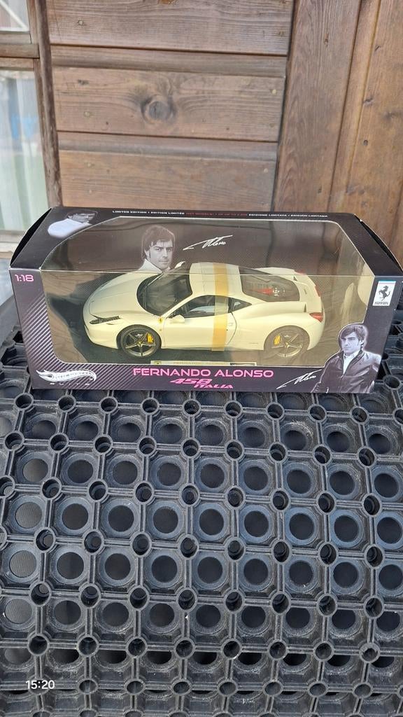 Hot Wheels Ferrari 458 Italia Fernando Alonso Editie 1:18, Ophalen of Verzenden, Nieuw, Auto, Hot Wheels
