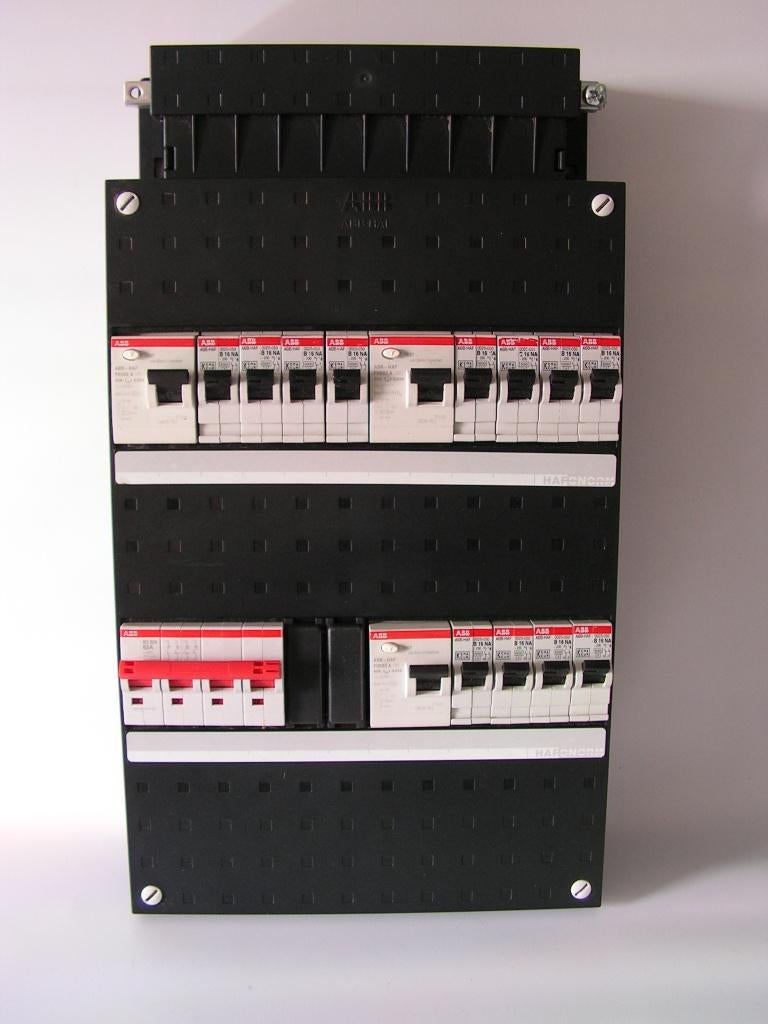 ZGAN ABB busboard 3-fase groepenkast ( 12 groepen ), Ophalen of Verzenden, Zo goed als nieuw, Overige typen