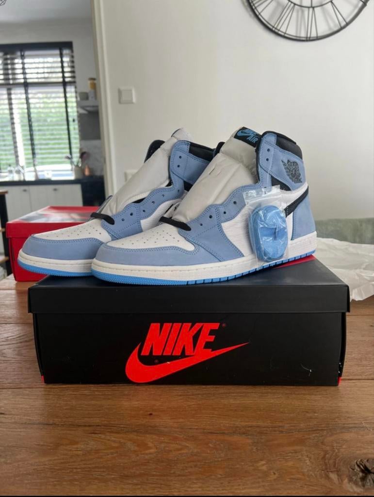 Jordan 1 University Blue - Maat 49,5 (US15), Kleding | Heren, Schoenen, Ophalen of Verzenden, Nieuw, Blauw, Sneakers of Gympen
