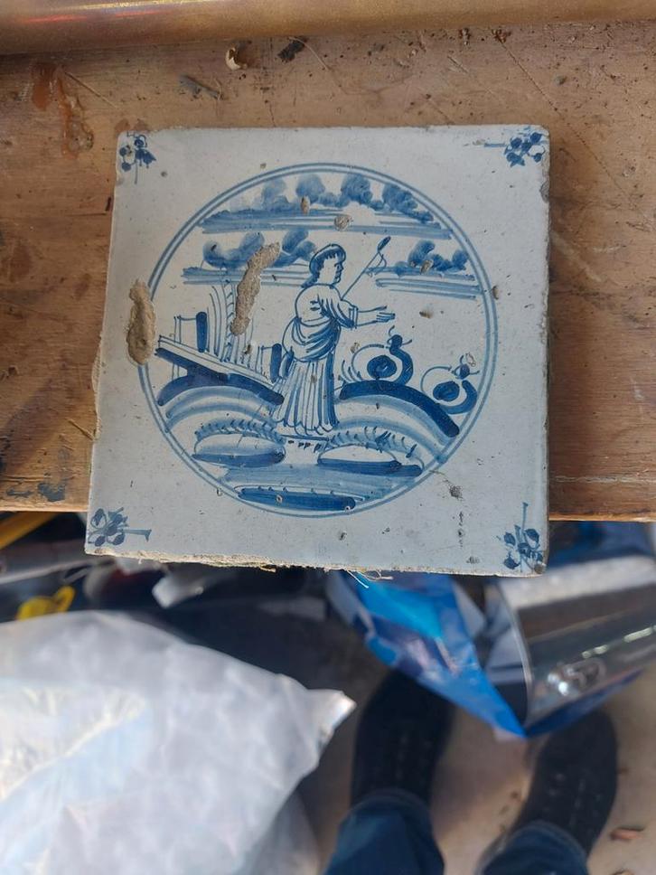 Makkumer Tegel met Voorstelling, Antiek en Kunst, Antiek | Wandborden en Tegels, Ophalen of Verzenden