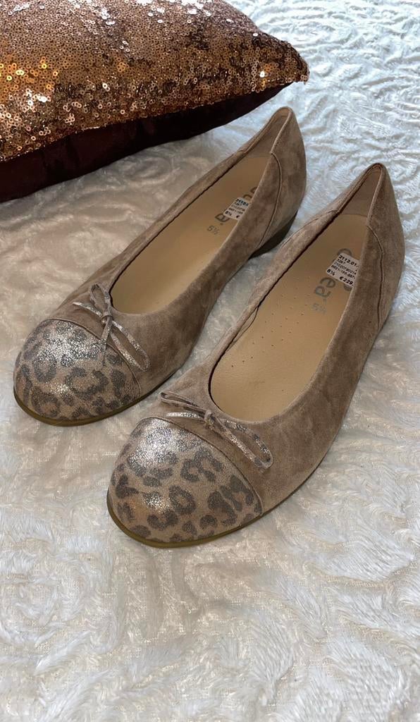 Durea ballerina’s taupe suede luipaardprint maat 5 1/2, Ophalen of Verzenden, Zo goed als nieuw, Bruin, Sneakers of Gympen