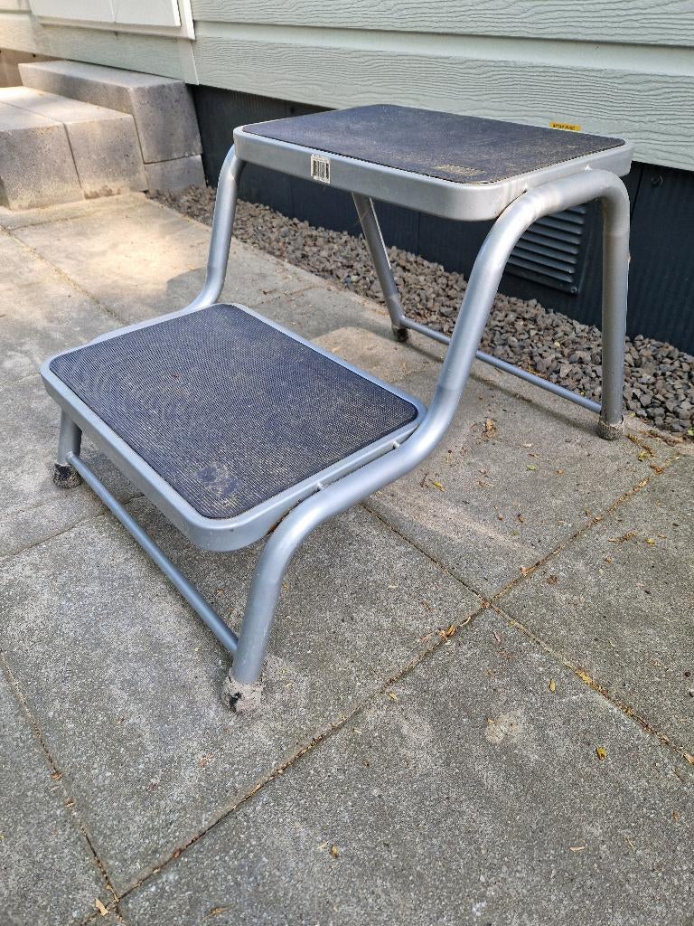 caravan trapje, Caravans en Kamperen, Ophalen, Zo goed als nieuw