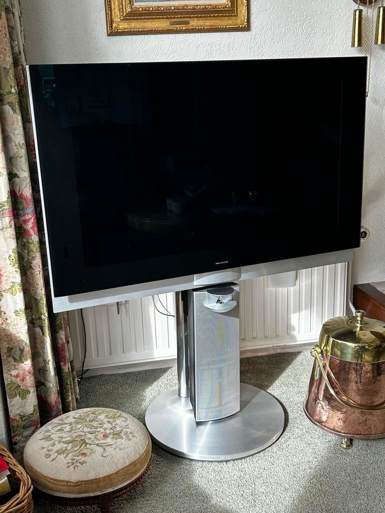 Bang & Olufsen BeoVision 7-40 TV met BeoLab 7-4 speaker, LCD, Zo goed als nieuw, 100 Hz, 100 cm of meer