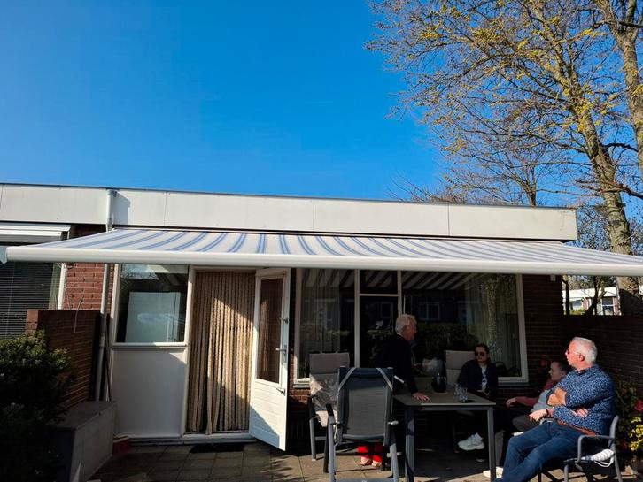 Knikarmzonnescherm electrisch, Tuin en Terras, Overkappingen, Gebruikt, Tuinpaviljoen, Ophalen