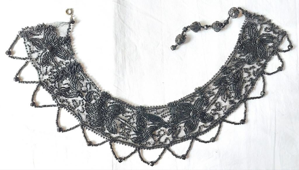 Rouw kraag antiek kleding handwerk kraaltjes ketting, Ophalen of Verzenden, Dames