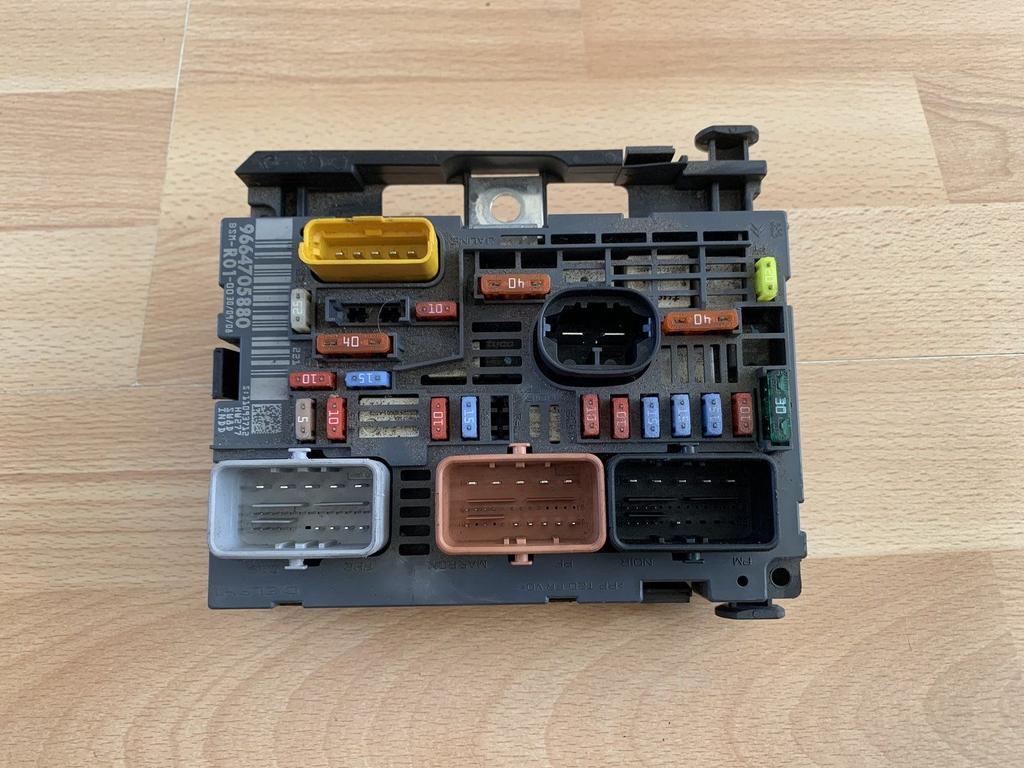 zekeringkast citroen C4 picasso / grand picasso 9664705880, Auto-onderdelen, Elektronica en Kabels, Gebruikt, -, Ophalen of Verzenden