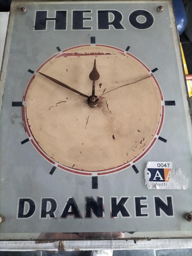 Hero Dranken Klok, Antiek en Kunst, Ophalen of Verzenden