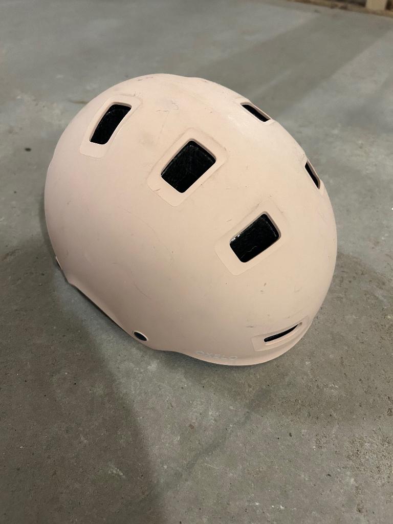 Fietshelm roze, Ophalen, Zo goed als nieuw