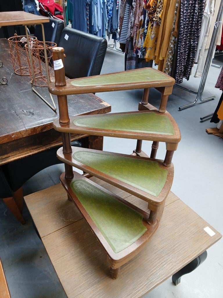 Decoratief bibliotheektrapje - Estafette Harlingen, Huis en Inrichting, Woonaccessoires | Etagères, Gebruikt, Ophalen