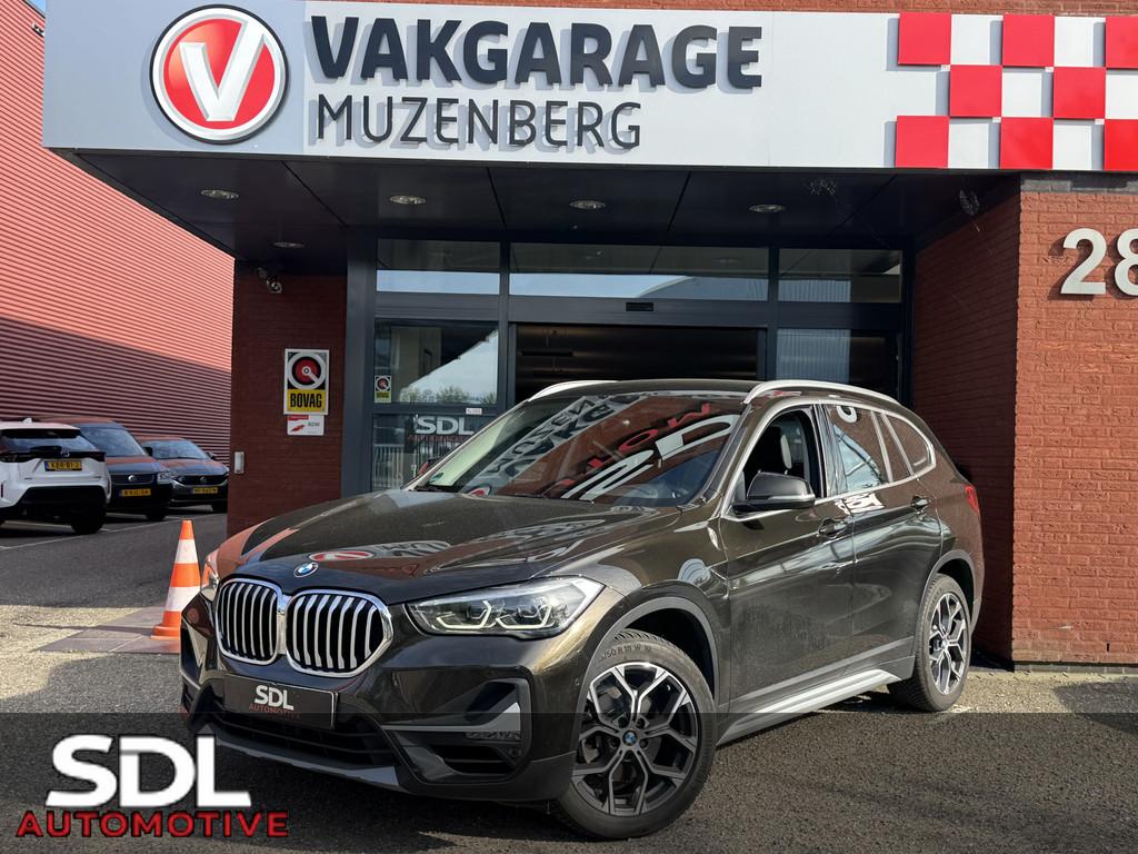 BMW X1 sDrive18i High Executive Xline // DEALER ONDERHOUDEN!, Auto's, BMW, USB, 15 km/l, Gebruikt, Zwart