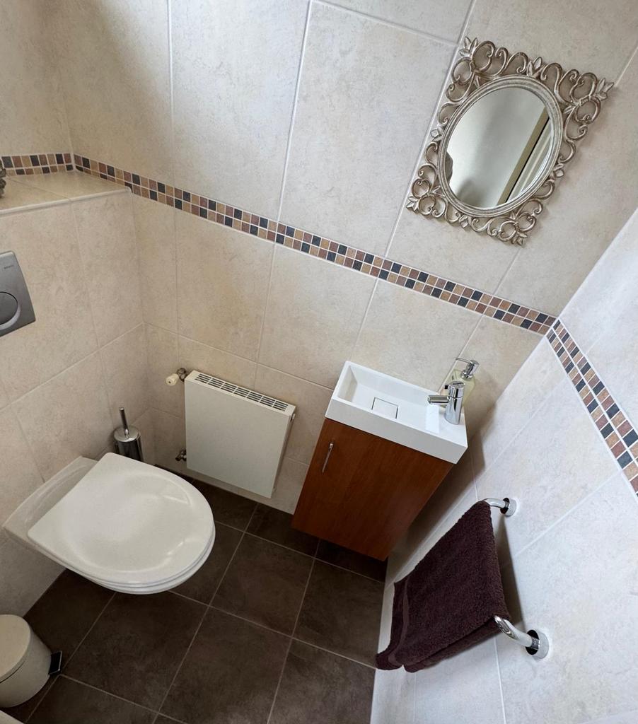Compacte wastafel met onderkastje en wasbak toilet, Ophalen, Minder dan 50 cm, Gebruikt, Minder dan 25 cm