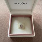Pandora bedel met diamantje licht roze, Sieraden, Tassen en Uiterlijk, Bedels, Pandora, Ophalen of Verzenden, Zo goed als nieuw