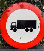 Verkeersbord verboden voor vrachtwagens vrachtauto’s, Ophalen