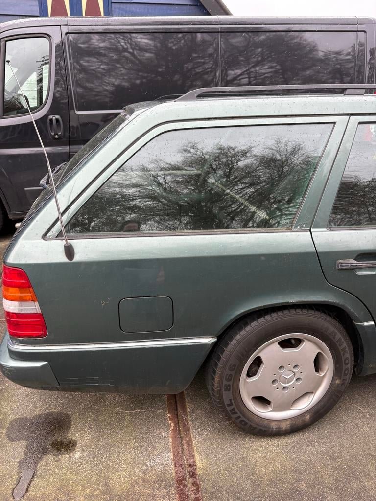 Mercedes E200 kombi, Auto's, Mercedes-Benz, Automaat, Achterwielaandrijving, 4 cilinders, Leder