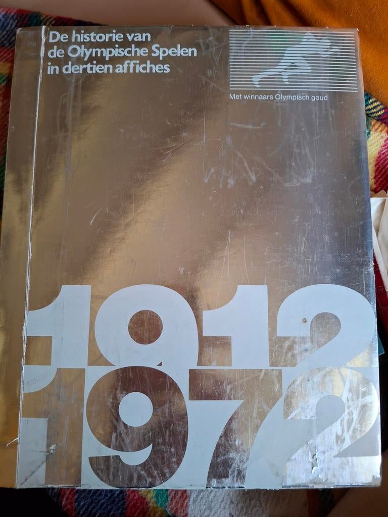 De historie van de Olympische Spelen in dertien affiches, Ophalen of Verzenden, Balsport