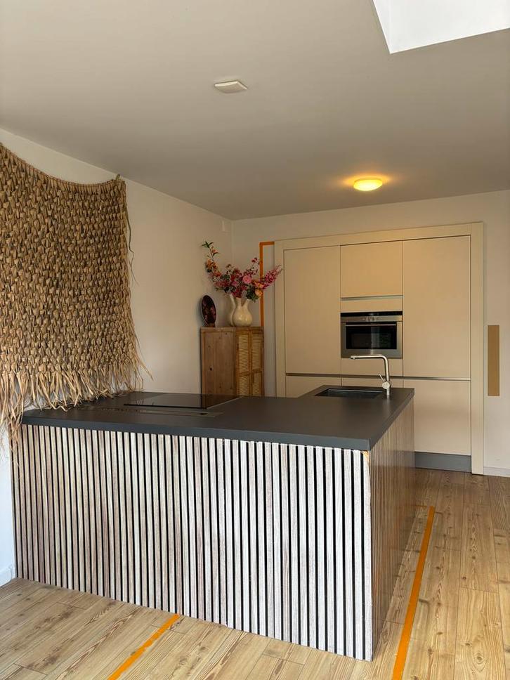 Keuken met kookeiland, kastruimte, inbouwapparatuur Siemens, Huis en Inrichting, Keuken | Complete keukens, Gebruikt, Overige typen