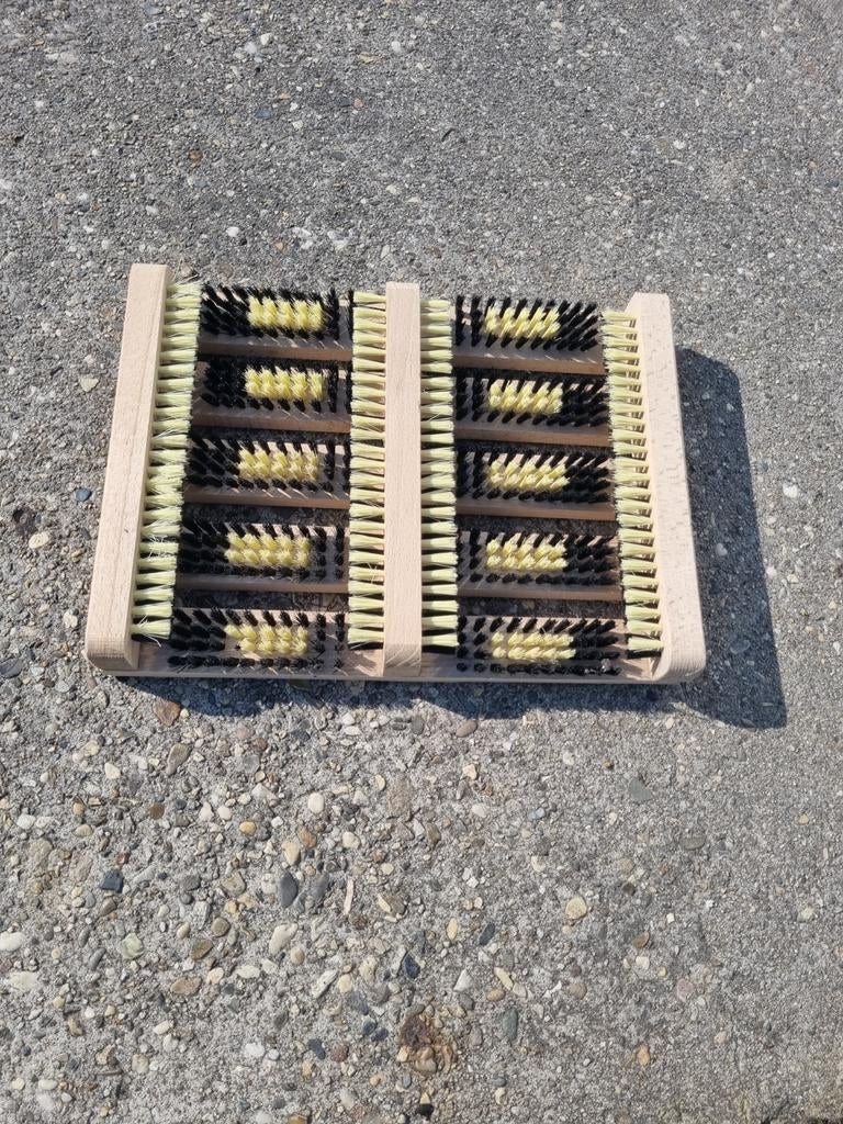 Stevige houten schoenveger met harde borstels, Ophalen of Verzenden, Nieuw, Binnen