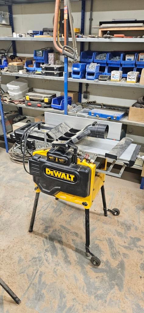 Dewalt Vlak- en Vandiktebank D27300-QS 1600W, Ophalen
