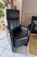 Montel relaxfauteuil / sta-op stoel, Ophalen, Minder dan 75 cm, Leer, Zo goed als nieuw