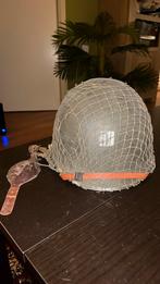 M1 Paratrooper helm (met naam signatuur), Verzamelen, Ophalen of Verzenden, Amerika, Helm of Baret