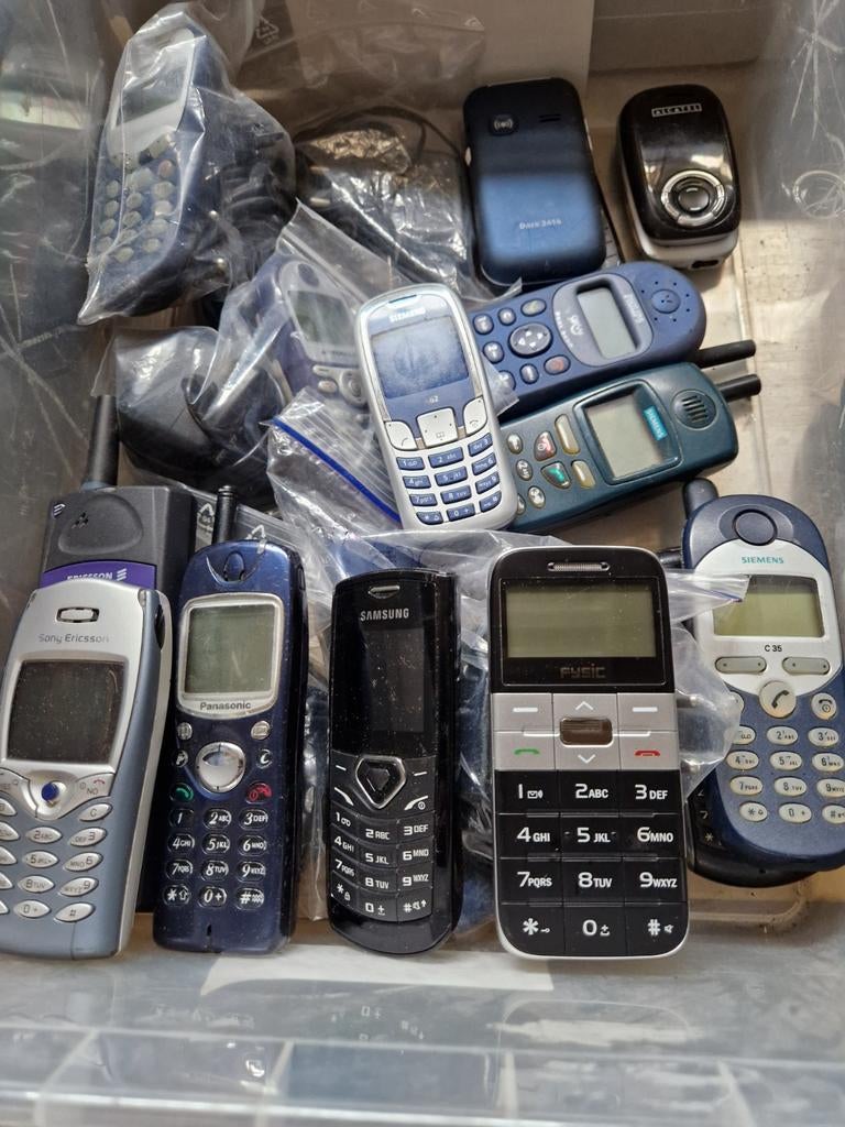 Partij oude mobiele telefoons - diverse modellen, Ophalen of Verzenden, Minder dan 3 megapixel, Klassiek of Candybar, Zonder simlock