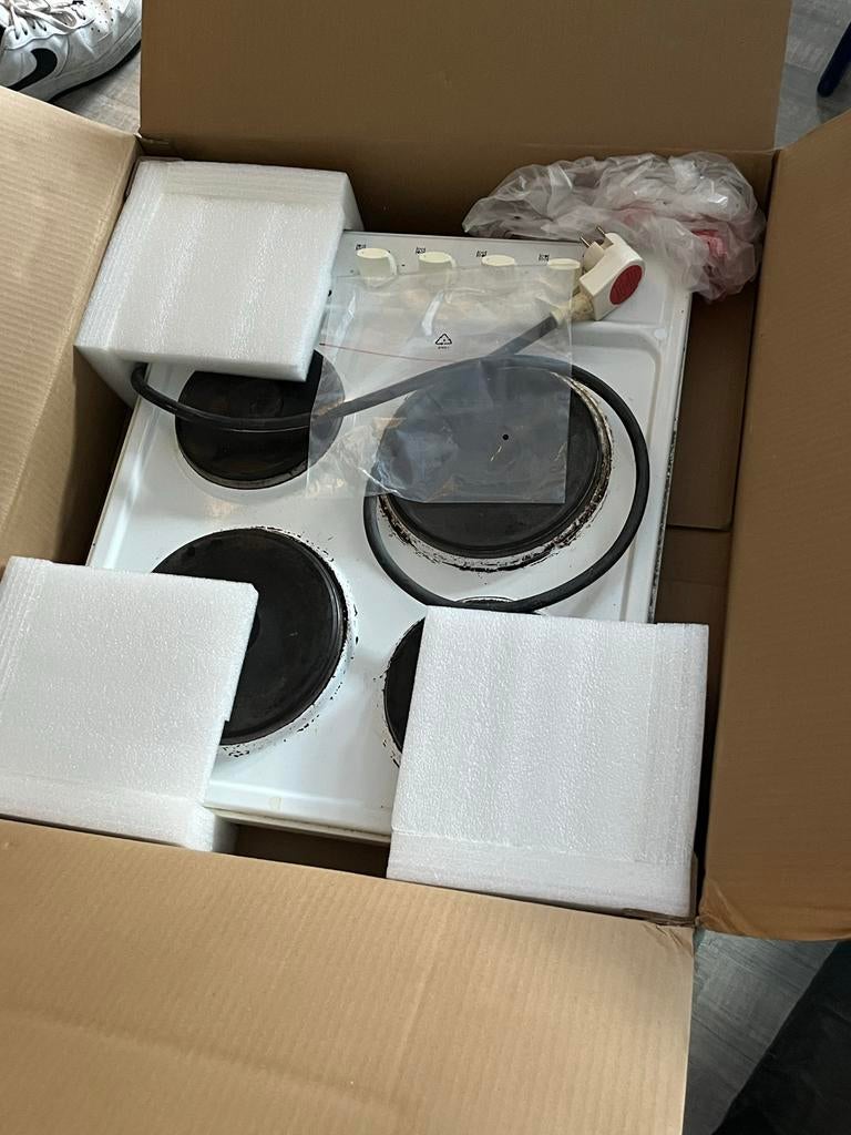 Kookplaat met 4 pitten Etna, Witgoed en Apparatuur, Kookplaten, Ophalen, Gebruikt, 4 kookzones, Vrijstaand