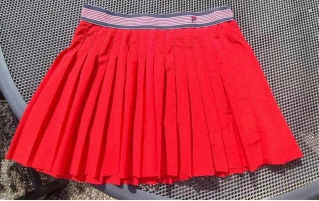 Tennisrokje met broekje FILA rood met blauw zgan, Overige merken, L00, Ophalen of Verzenden, Zo goed als nieuw