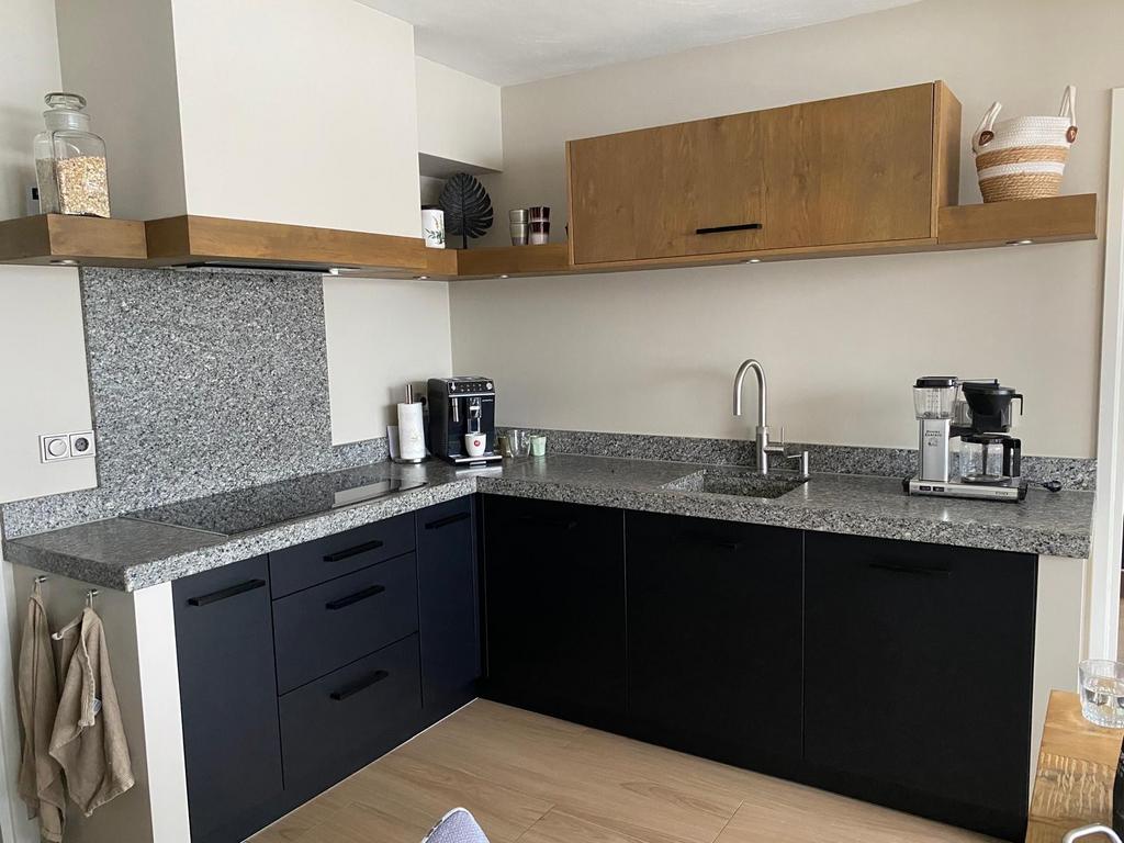 Aanrechtblad en zwarte frontjes, Huis en Inrichting, Ophalen, Gebruikt, Zwart, Hoekkeuken