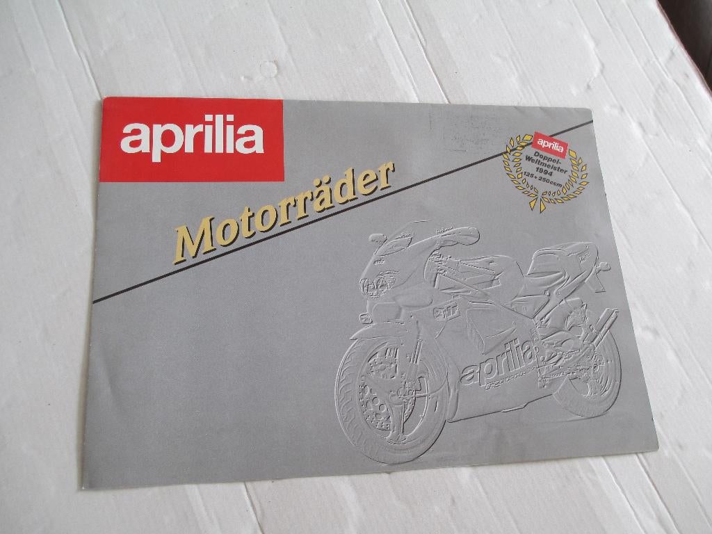 aprilia motrorader vouwfolder doppelweltmeister 1994, Motoren, Handleidingen en Instructieboekjes, Ophalen of Verzenden, Aprilia