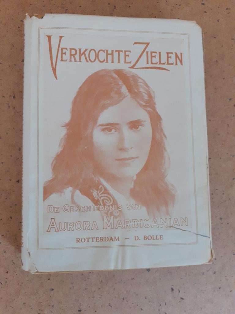 Verkochte Zielen - De Geschiedenis van Aurora Mardiganian, Ophalen of Verzenden