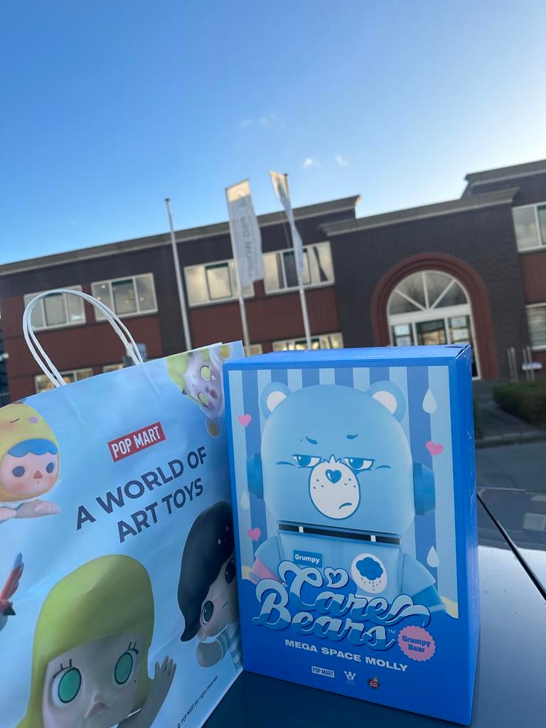 Popmart Space Molly 400% + 100% Care Bears Grumpy Bear, Verzamelen, Ophalen of Verzenden, Nieuw