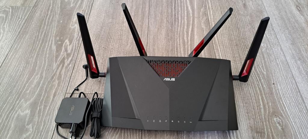 ASUS RT-AC88U AC3100 Dual-Band Gigabit WiFi Gaming Router, Computers en Software, Routers en Modems, Ophalen, Gebruikt, Router