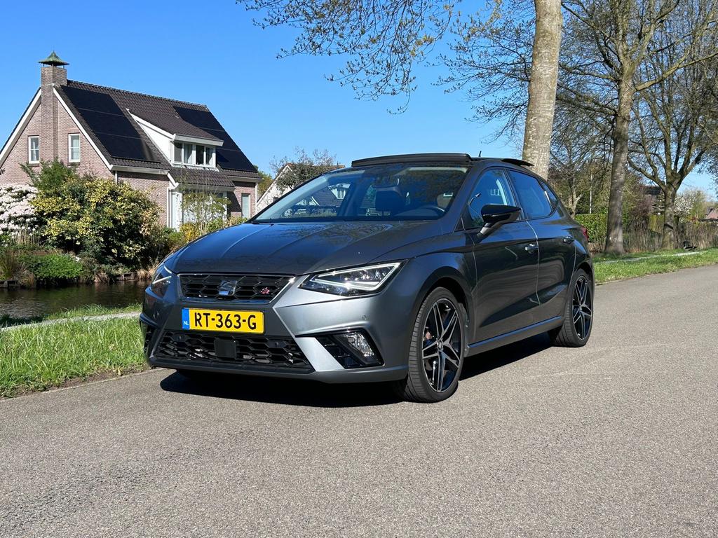 Seat Ibiza 1.0 Ecotsi FR 116PK DSG PANO BEATS ALCANTARA, 40 €/maand, Zwart, 580 kg, 1064 kg