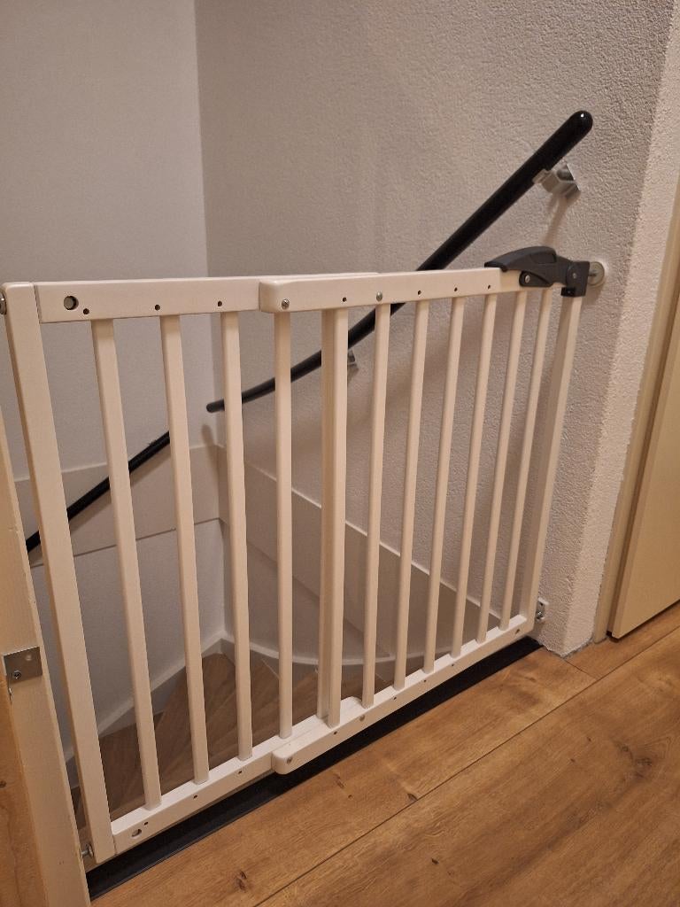 Verstelbare houten traphek - tot 102cm, Ophalen, Zo goed als nieuw, Klemhekje, Hout