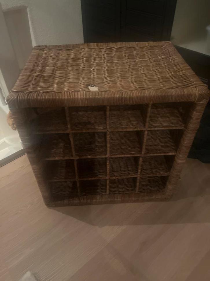 Rotan Kastje riviera maison voor 16 flessen wijn, Huis en Inrichting, Kasten | Buffetkasten, Gebruikt, Minder dan 100 cm, Minder dan 50 cm