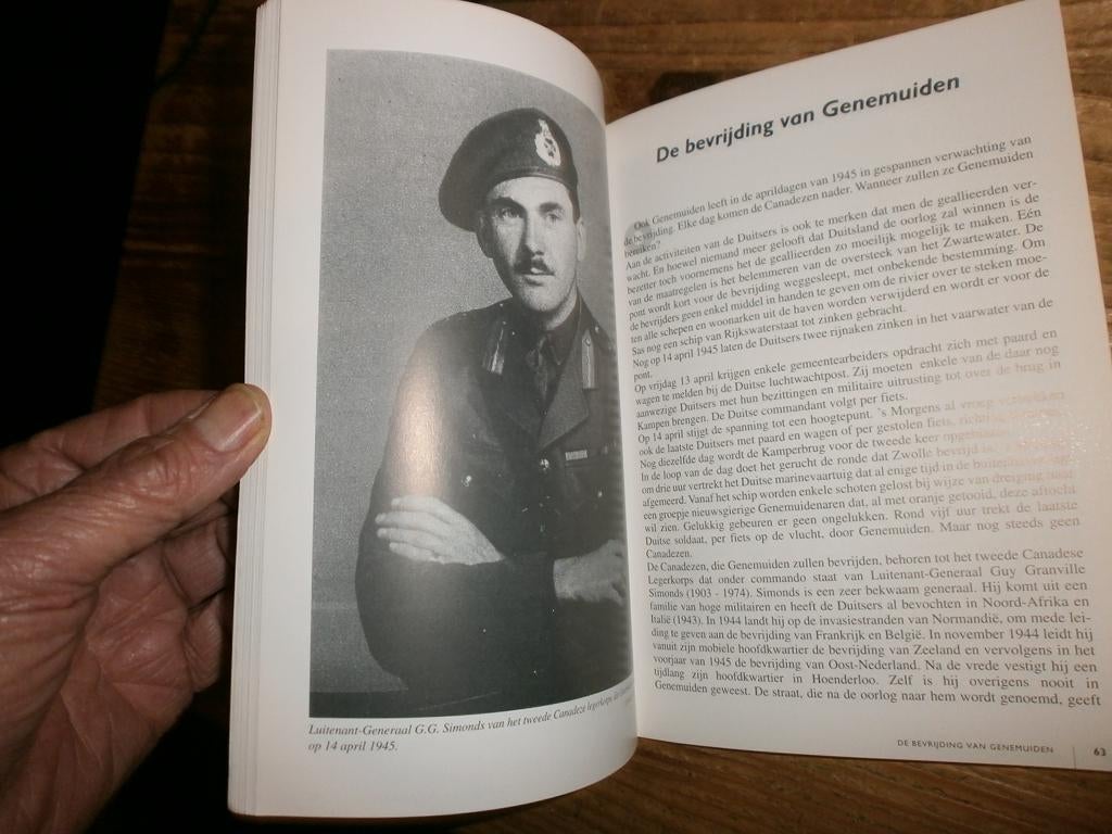 genemuiden 1940-1945 wo2 met oude fotos, Boeken, Ophalen of Verzenden, Tweede Wereldoorlog, Nieuw, Overige onderwerpen