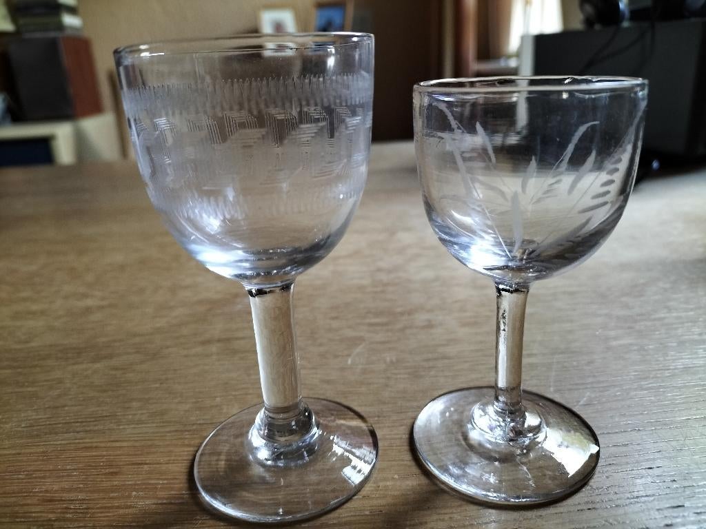 Antieke borrel-glaasjes, Ophalen of Verzenden