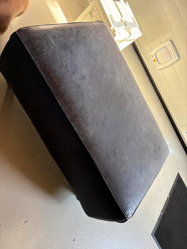 Grijze leren poef, 60x90 cm, Huis en Inrichting, Banken | Voetenbanken en Poefen, Zo goed als nieuw, 50 tot 75 cm, 75 tot 100 cm