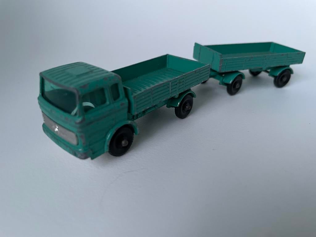 model Mercedes Benz MB LP bakwagen + aanhanger Lesney 1/87, Ophalen of Verzenden, Gebruikt, Bus of Vrachtwagen, Lesney