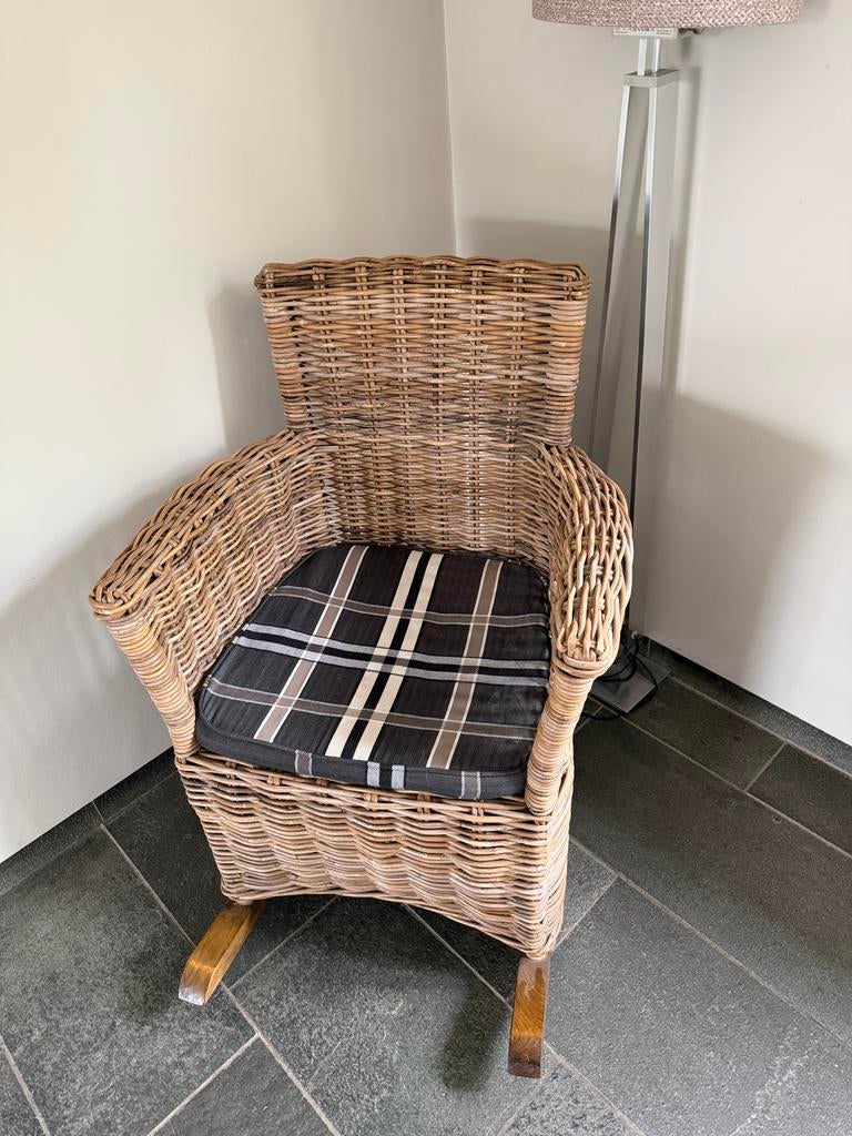 Rotan schommelstoel, Huis en Inrichting, Stoelen, Gebruikt, Overige kleuren, Riet of Rotan, Ophalen of Verzenden