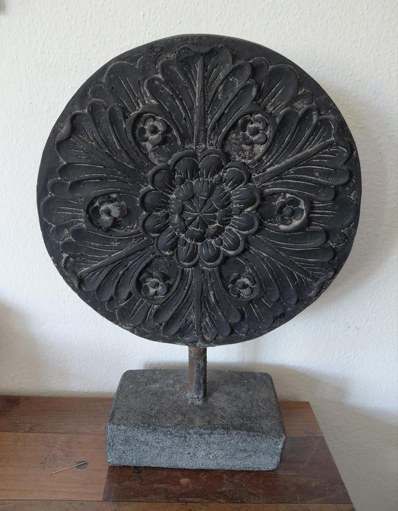 Decoratief ornament van steen - donkergrijs, Ophalen of Verzenden, Grijs, Steen/keramiek, Klassiek