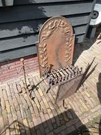 Antieke gietijzeren haardset: rooster, plaat, scherm, pook, Ophalen, Gebruikt, Houtkachel, Inbouw